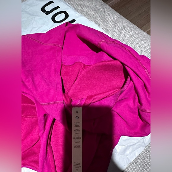 lululemon top - Picture 2 of 4